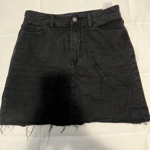 THE BEST black jean skirt!! good condition with cute frail at the bottom